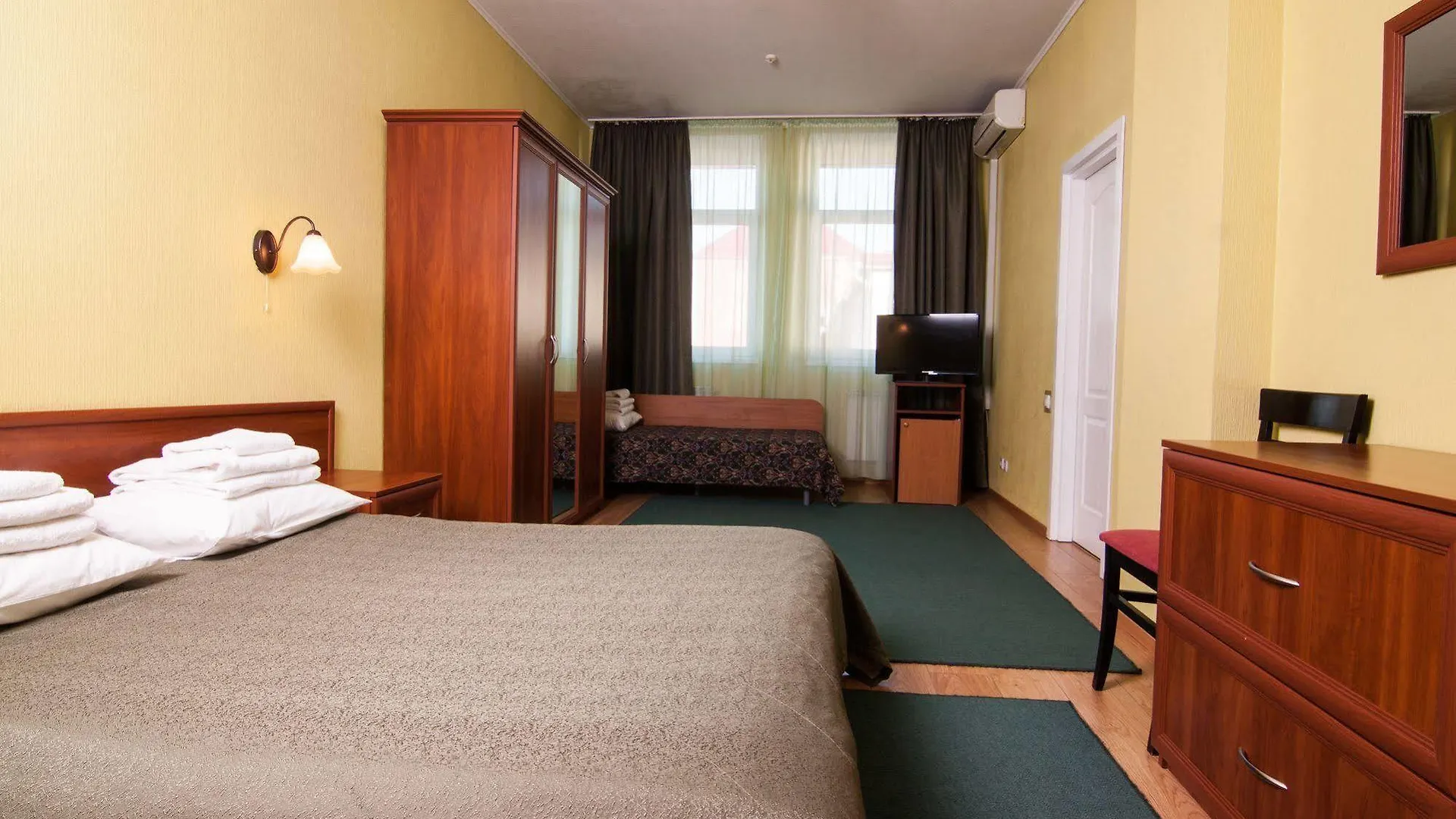 Mini-Hotel On Geroiv Energetykiv Street 18 Kiev