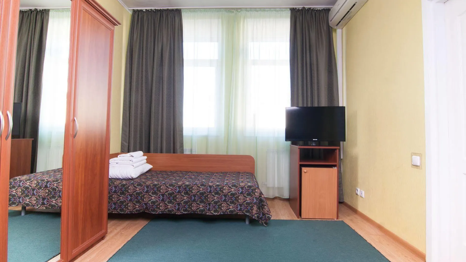 Hotel Mini-Hotel On Geroiv Energetykiv Street 18 Kiev